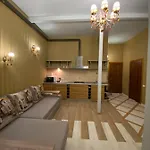 двухуровневая на дерибасовской Apartman *